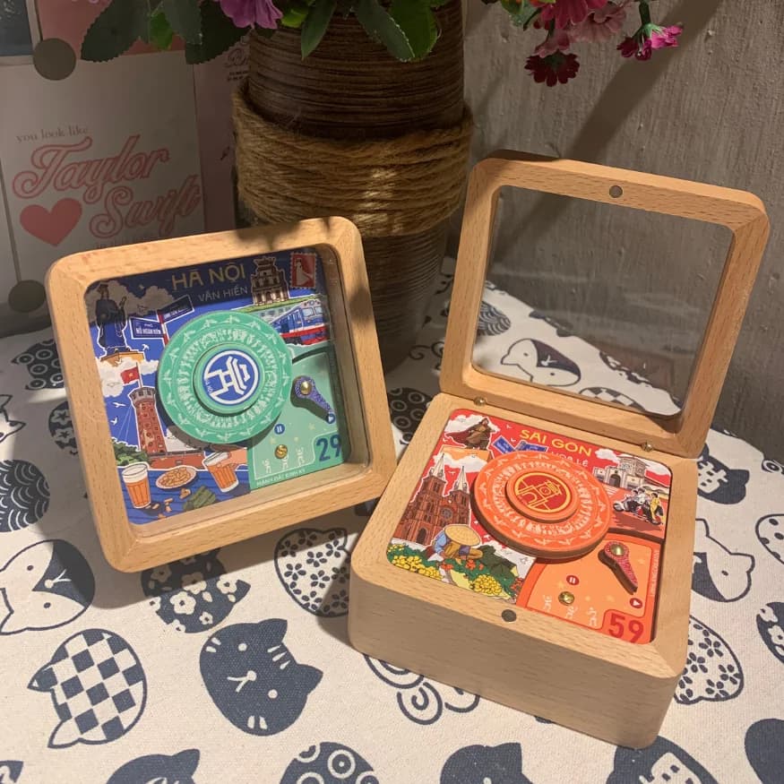 Turntable music box